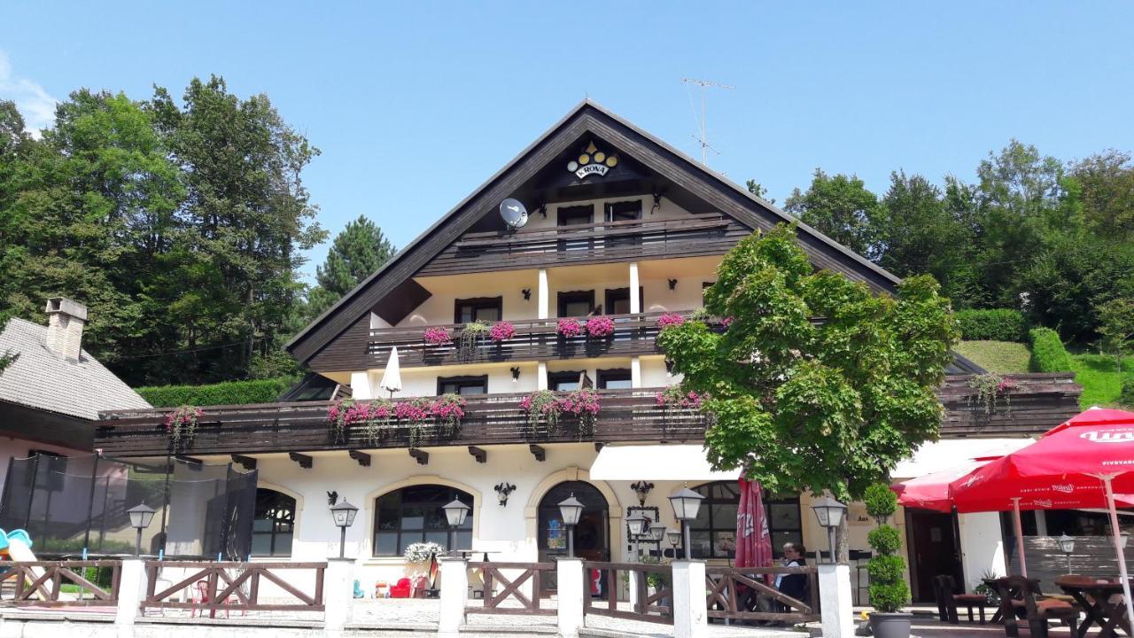 Hotel Sobe Krona Radovljica Esterno foto