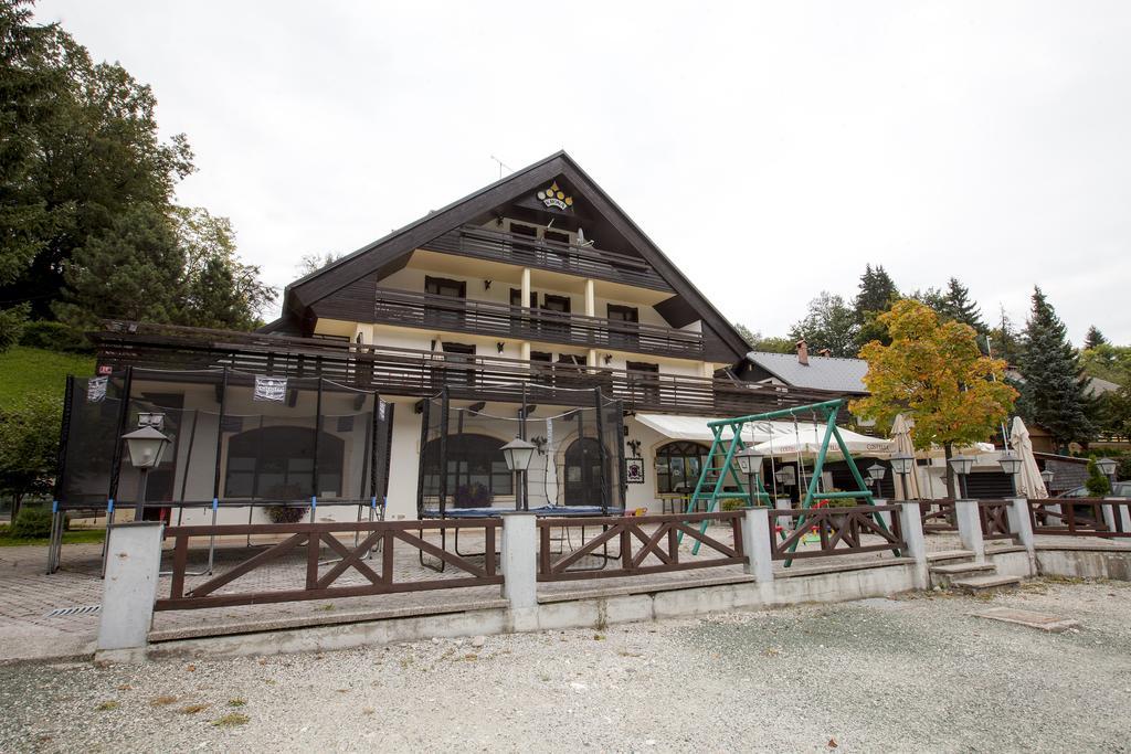 Hotel Sobe Krona Radovljica Esterno foto